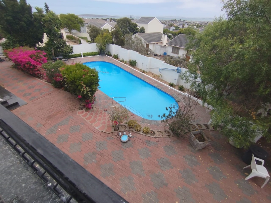To Let 3 Bedroom Property for Rent in Country Club Western Cape